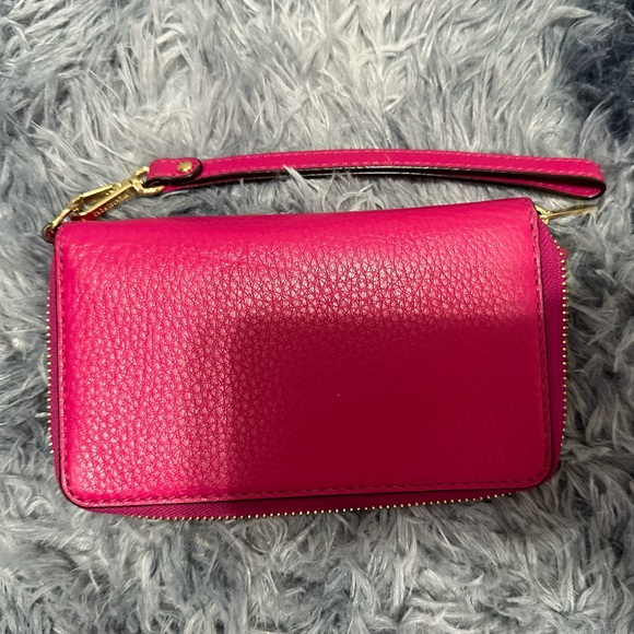 Michael Kors Clutch Hot Pink Gently Used in good condition - Picture 4 of 4